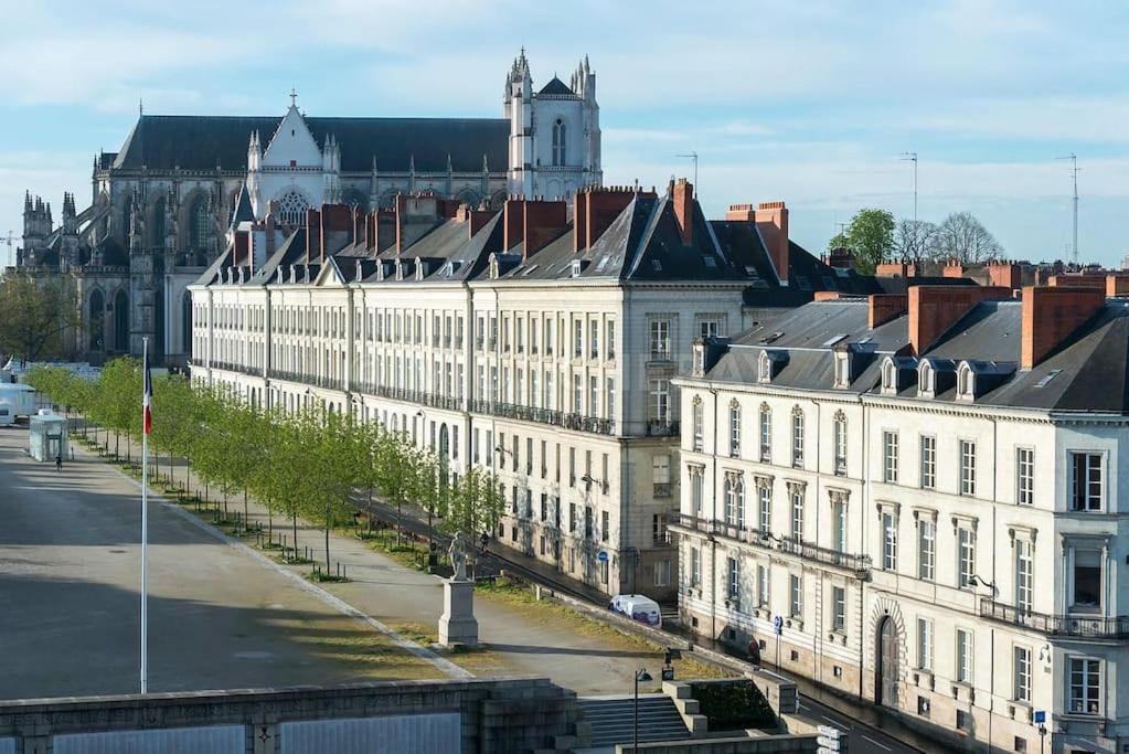 Grande Chambre Independante, Charme, Calme Sur Jardin, Nantes Centre, Acces Prive Par Escalier De L'Immeuble, Sdb & Wc Prives, 10 Minutes Gare Et Palais Des Congres Luaran gambar